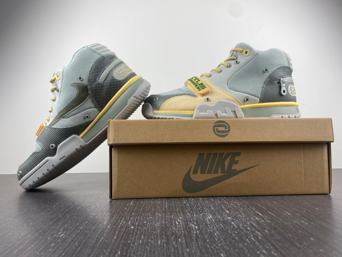 Nike TRAVIS SCOTT X AIR TRAINER 1 SP 