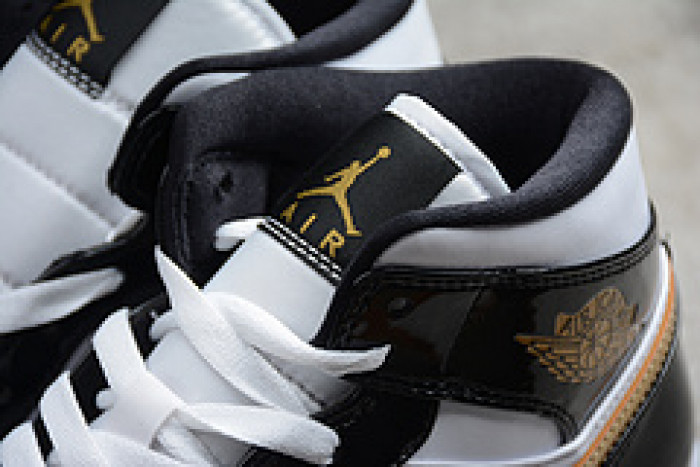 AIR JORDAN 1 MID PATENT